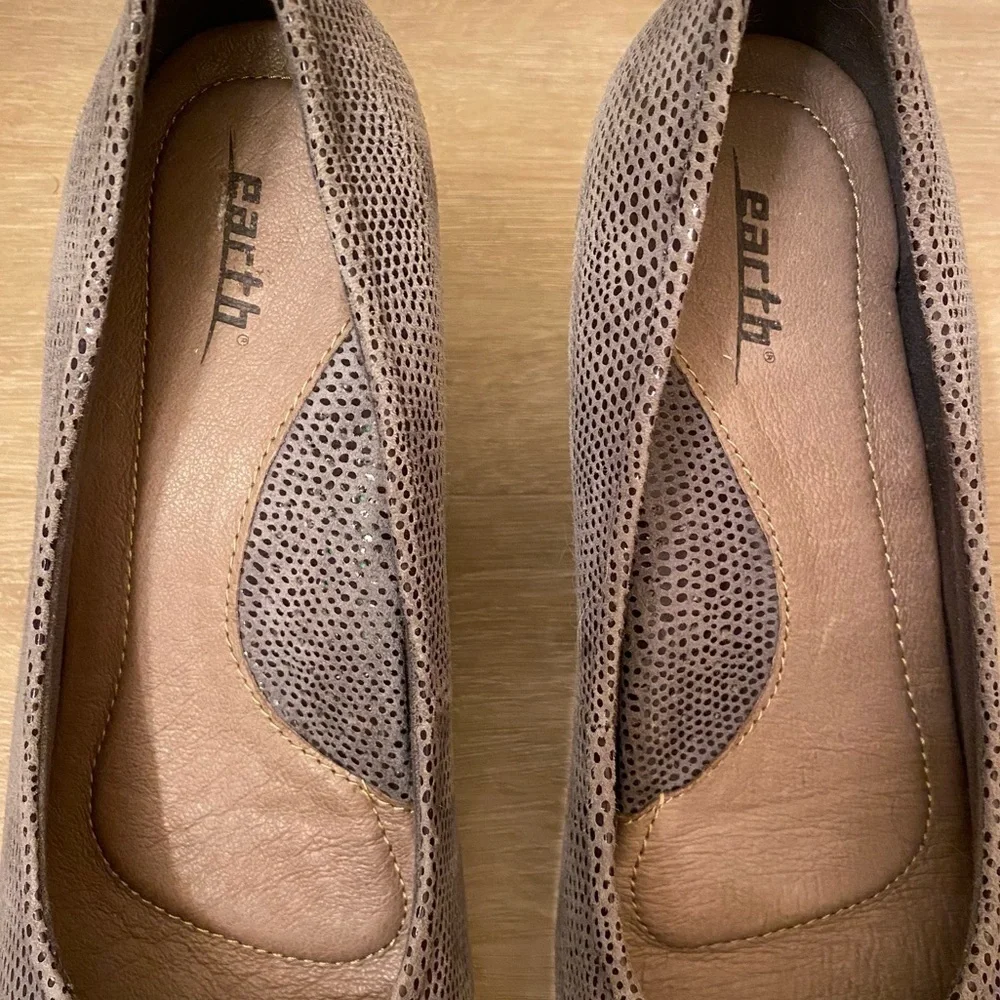Earth Bijou Grey Printed Leather Suede Dressy Slip On Pumps Sz 9
